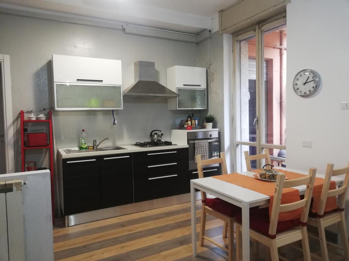 Apartament Giusti Flat - Next To Cimitero Monumentale Castello Sforzesco Mediolan Pokój zdjęcie